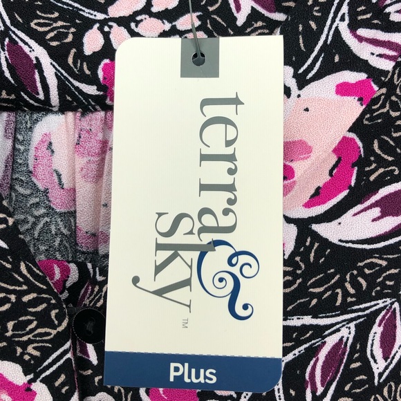 TERRA & SKY dress in black, pink, purple floral pattern with ruffled fla… - Picture 4 of 11